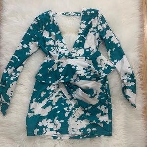 Mini long sleeve dress